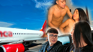 En mi vuelo un chico desconocido me ofreció un masaje y acabamos teniendo sexo! – סרטי סקס אוננות